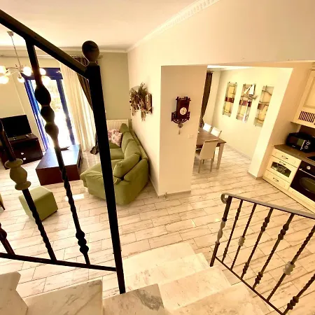 بيت للعطل Fourka House كاساندريا
