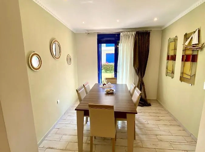 Fourka House * كاساندريا